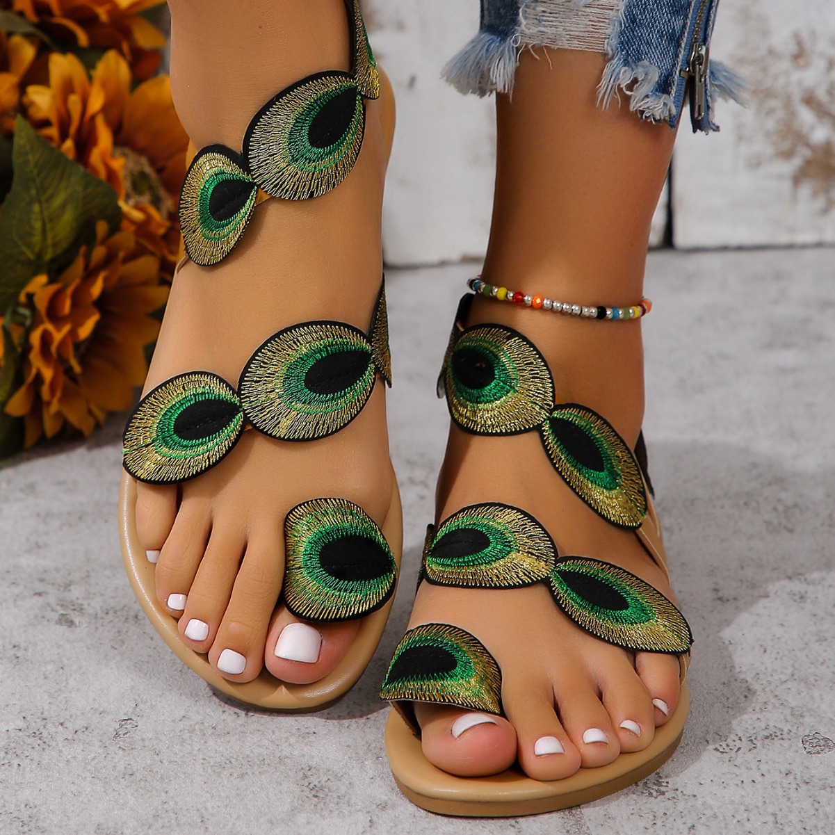 Spring 2024 European and American Foreign trade plus size flat toe colorful sandals outer wear peacock eye fur beach sandals for women