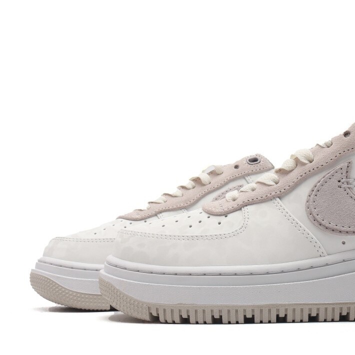 Factory Direct Sales High-Quality Air Force Light Bone Color Splash-Proof Waterproof Functional Men's and Women's Low-Cut Thick-Soled Height-Increasing Sneakers