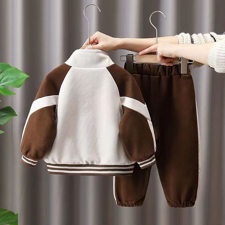 Small and medium-sized sports set, autumn handsome children's Korean version jacket, wearing baseball jersey_voghion.com