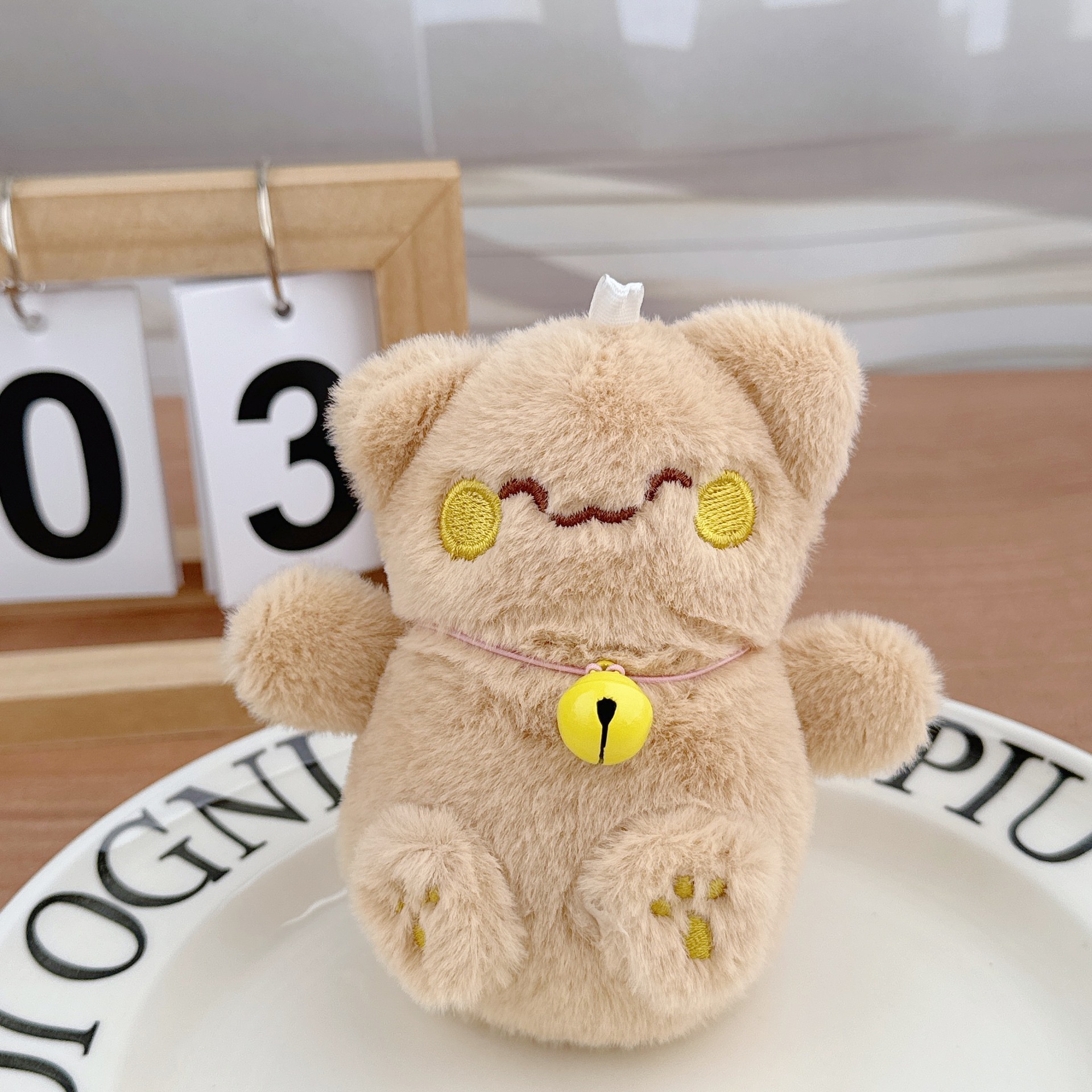Caricatura campana gatos peluche muñeca llavero colgante lindo lindo lindo gatos bolsos colgantes muñeca máquina
