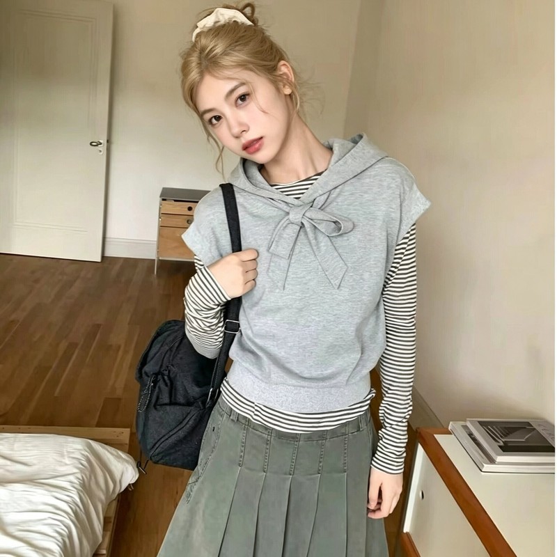 Cross-border Korean-style layered hooded striped long-sleeve T-shirt, casual drawstring vest, women's sweatshirt top for autumn Cross-border Korean-style layered hooded striped long-sleeve T-shirt, casual drawstring vest, women's sweatshirt top for autumn