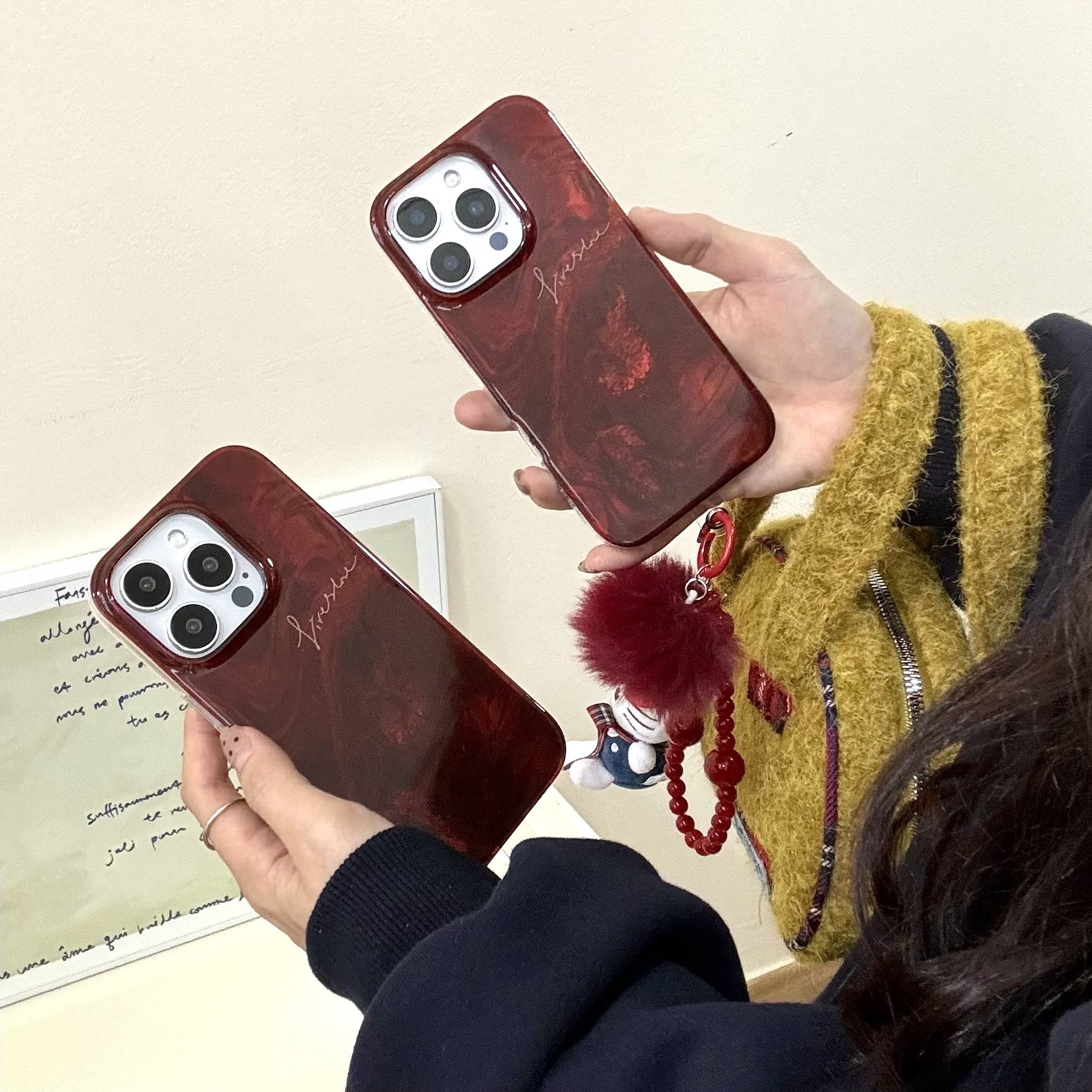 El nuevo patrón de papel de aluminio coreano es adecuado para Apple 16Promax/15pro funda para teléfono móvil 14pro/13 bola de pelo 16 niña