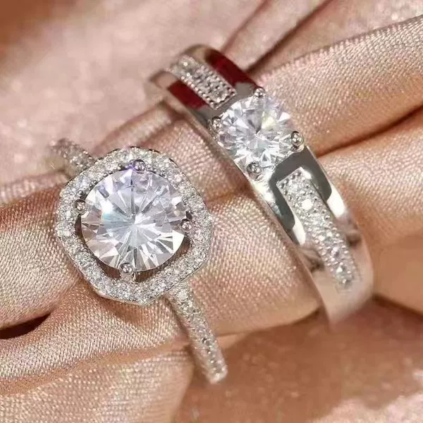 Two-carat square diamond women’s ring + 50-cent men’s ring gift box