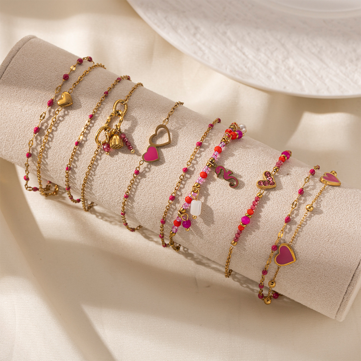 Pulsera de acero inoxidable europea y americana, lujo ligero para mujeres, nicho de amor rosa, pulsera de acero de titanio universal, moda transfronteriza, venta caliente