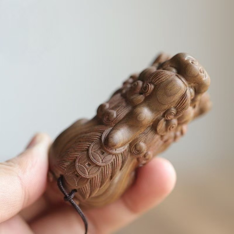 天然绿檀木雕新款貔貅手把件精雕实木男士随身盘玩挂件工艺礼品|undefined