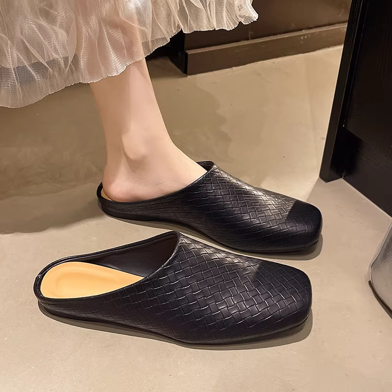 French Retro Style Closed-Toe Half-Slippers for Women, New Summer Model, Flat Shoes for Outdoor Wear, Comfortable and Casual, Not Tiring for the Feet, Square-Toe Mules
