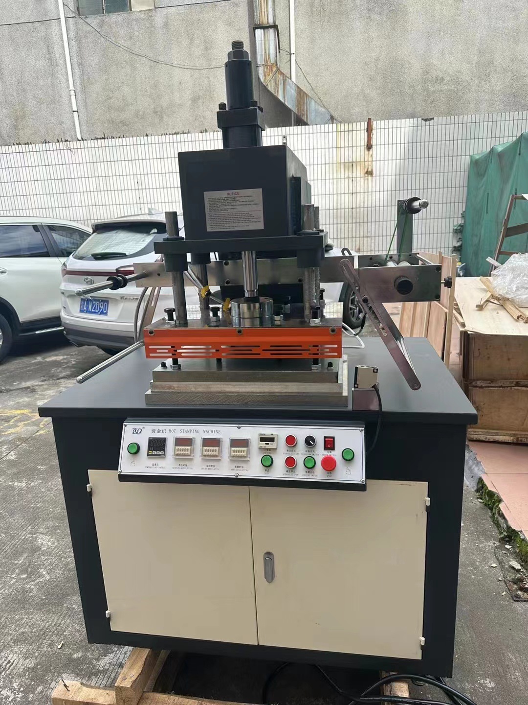 b8d0b318cb33c941554479d439bc1a