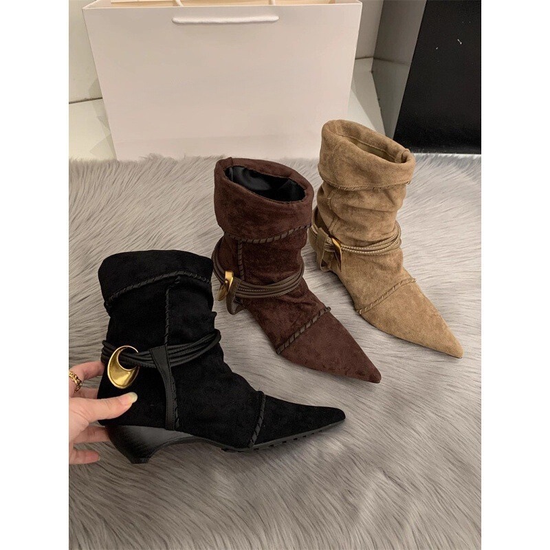 Western Style~2025 Korean Version Stacked Boots Retro Versatile Low Heel Flat Belted Cowboy Boots Short Boots Western Style~2025 Korean Version Stacked Boots Retro Versatile Low Heel Flat Belted Cowboy Boots Short Boots