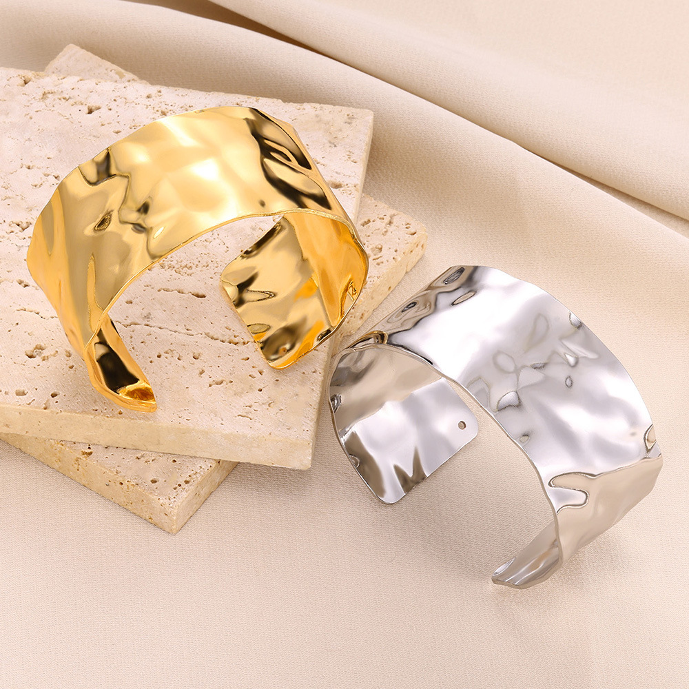 Brazalete de versión ancha de acero de titanio europeo y americano transfronterizo pulsera de oro ajustable