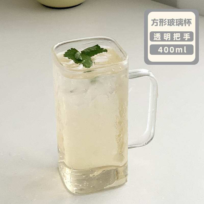 투명한 단일 컵