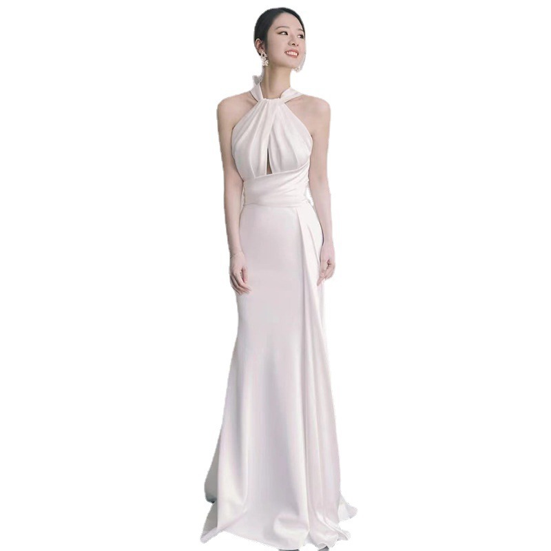 Abito da sposa leggero in stile francese 2026, nuovo piccolo abito da sposa semplice in raso bianco con scollo all'americana e schiena scoperta per le donne_voghion.com