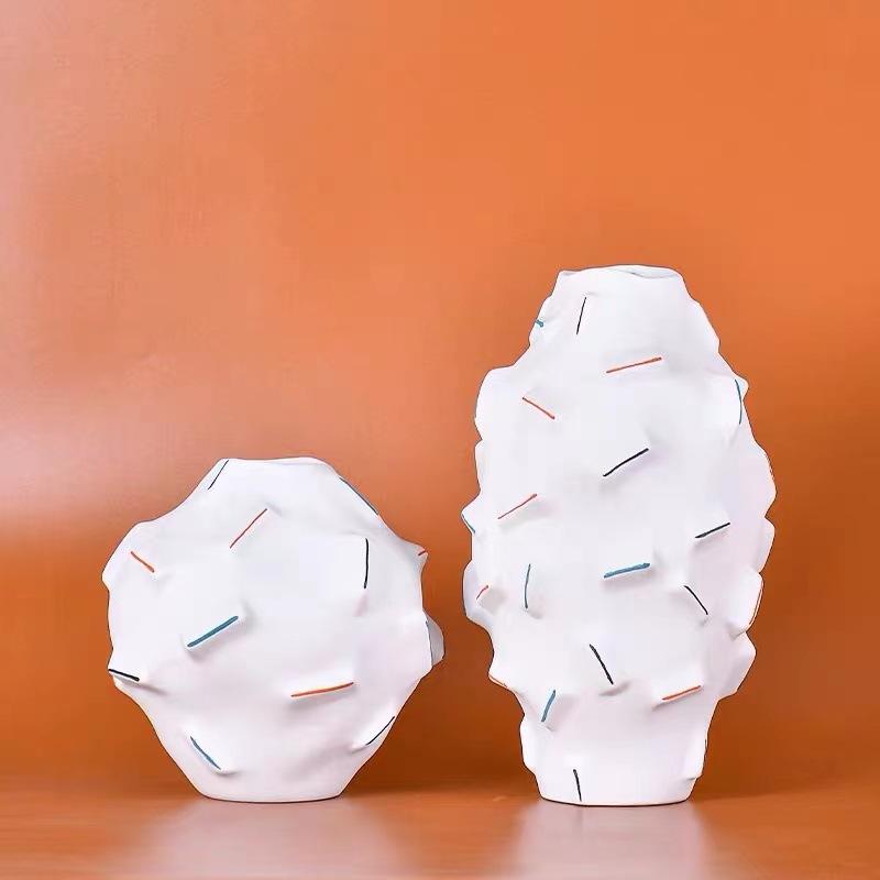 현대 간단한 세라믹 꽃병 창조적 인 특수 모양의 젖빛 꽃 쇼케이스 모델 룸 홈 부드러운 장식 공예 장식품