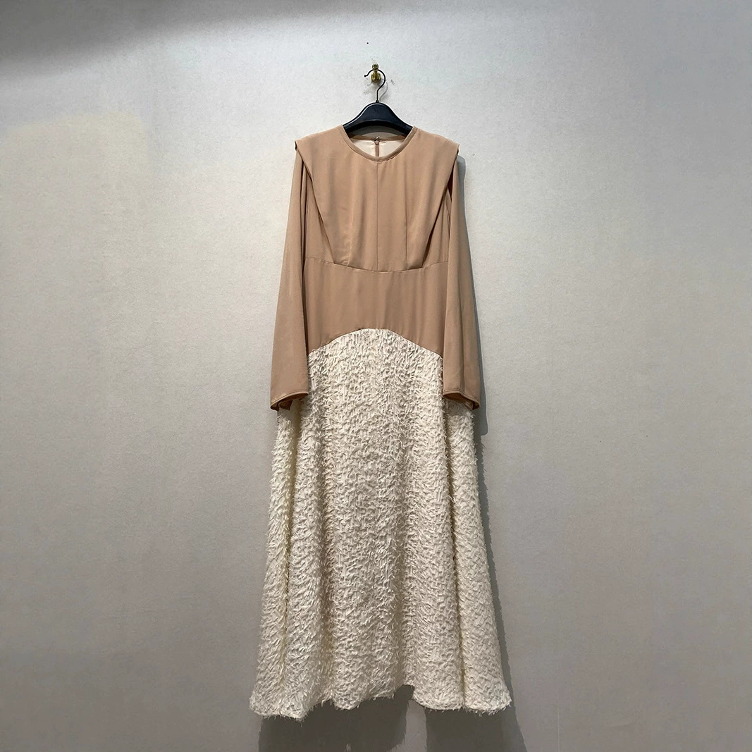 Новое японское платье в стиле haute couture, простого кроя, свободного силуэта, утягивающее.