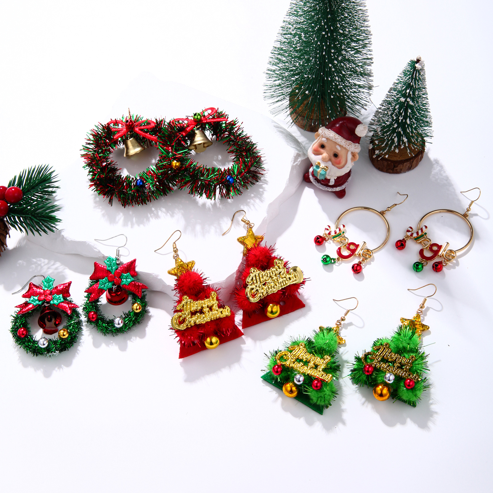 Cute Christmas Christmas Tree Wreath Bell Zinc Alloy Drop Earrings display picture 4