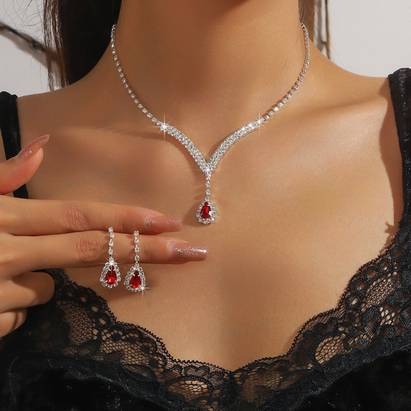 Hot sale creative design fashion diamond V neck water drop pendant versatile bridal earrings necklace three piece set_voghion.com