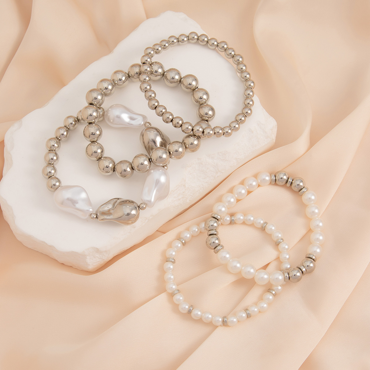 17g Weight CCB Pendant Material Bracelets Classification CCB, Imitation Pearl Chain Material Beaded Chain Chain Type 1 Set Quantity Banquet, Travel Occasion CCB, Imitation Pearl Material Heart Shape Pattern Women's Gender Plating Design Vintage Style Style Vintage Style Heart Shape CCB Imitation Pearl Beaded Chain Beaded Bracelets Wholesale 23
