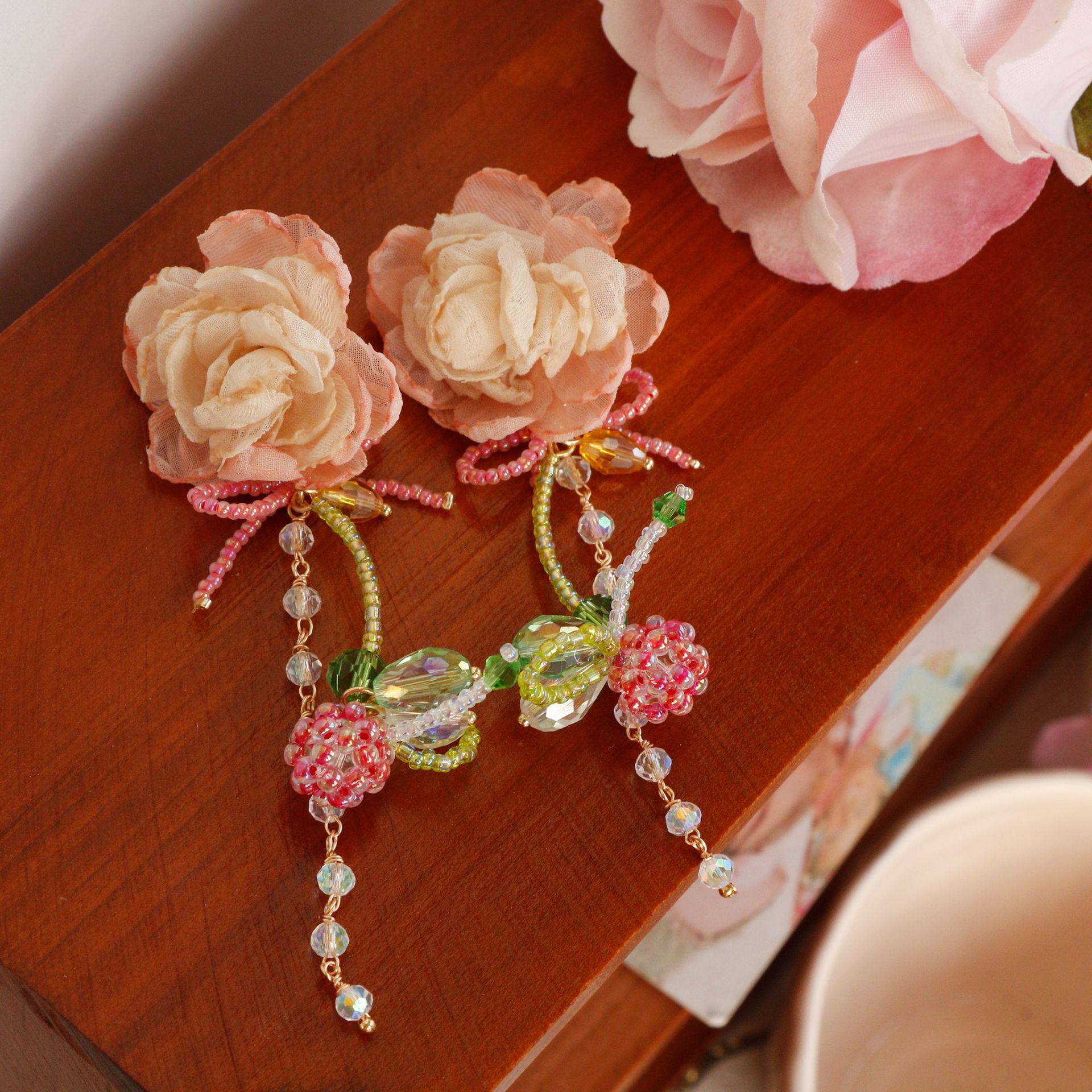 Genuine earrings with bow