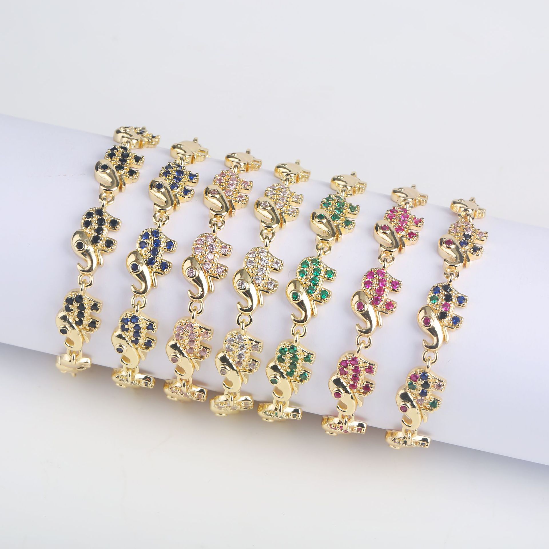 대외 무역 국경 기질 빛 고급 상감 다이아몬드 귀여운 아기 코끼리 팔찌 여성의 성격 구리 도금 금 팔찌 보석 도매
