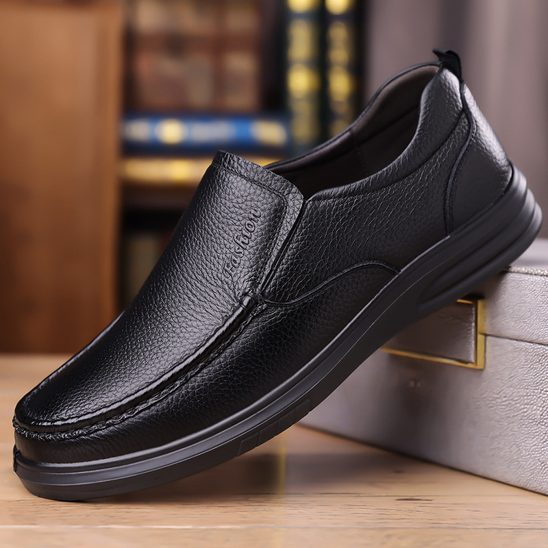 2025 New Men's Leather Toe-Layer Cowhide Casual Shoes Soft-Soled Genuine Leather Middle-Aged and Elderly Dad's Leather Shoes Fashionable Men's Shoes