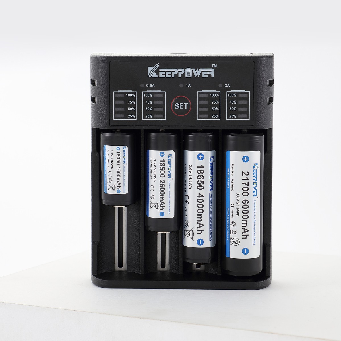 Keeppower 26650 21700 18650 16340 Batería de iones de litio / NiMH K4 Cargador de cuatro ranuras