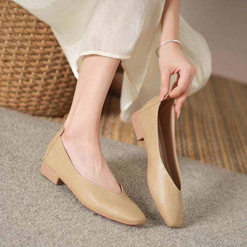 Soft Sole New Comfortable Breathable Low Heel Square Toe Low Mouth Women's Soft Cotton Flat Shoes Non-Slip Grandma Shoes for Work