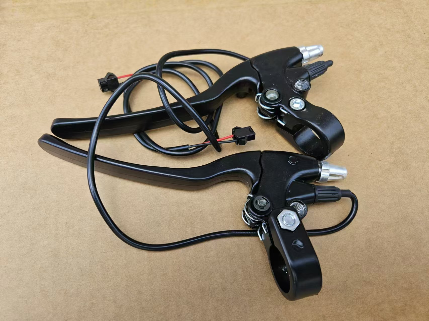 2024 Electric Scooter Brake Handle with Rearview Mirror, 8-Mile Range Brake Handle with Power-Off Function for Factory Use, Foreign Trade, 2-Wheel Electric Motorcycle