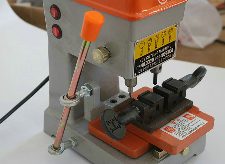 Máquina de llave de Shanghai rubio con máquina de llave de 368A máquina de fresado vertical de perforación manual rica