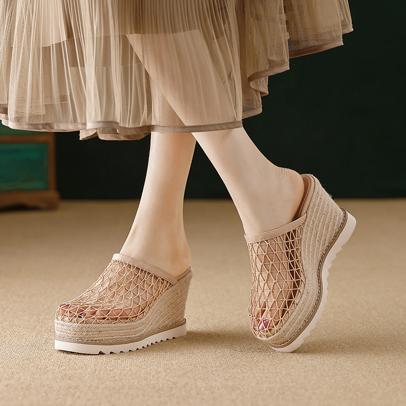 Dép sandal nữ bít mũi đế xuồng cao gót 9 cm phong cách biển — màu nâu, màu đen, màu mơ