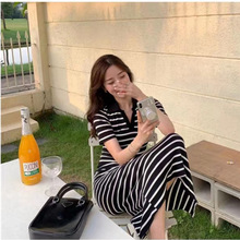 新款v领T恤连衣裙子女夏显瘦收腰设计感小众黑白条纹polo裙秋修身