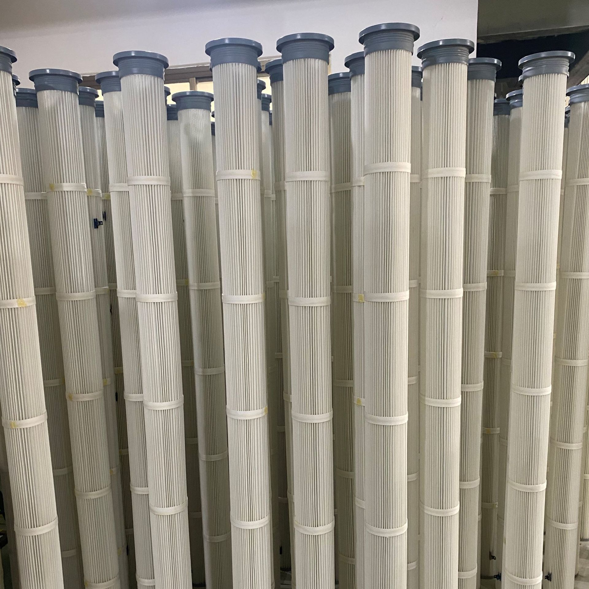 工业除尘褶皱滤筒折叠PTFE覆膜防静电滤芯替代布袋式滤筒