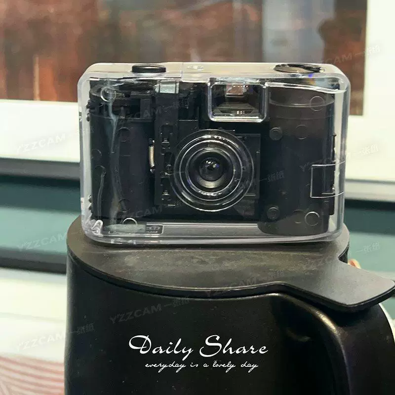 Camera Polaroid compact retro waterproof, for students — birthday gift, multiple character designs