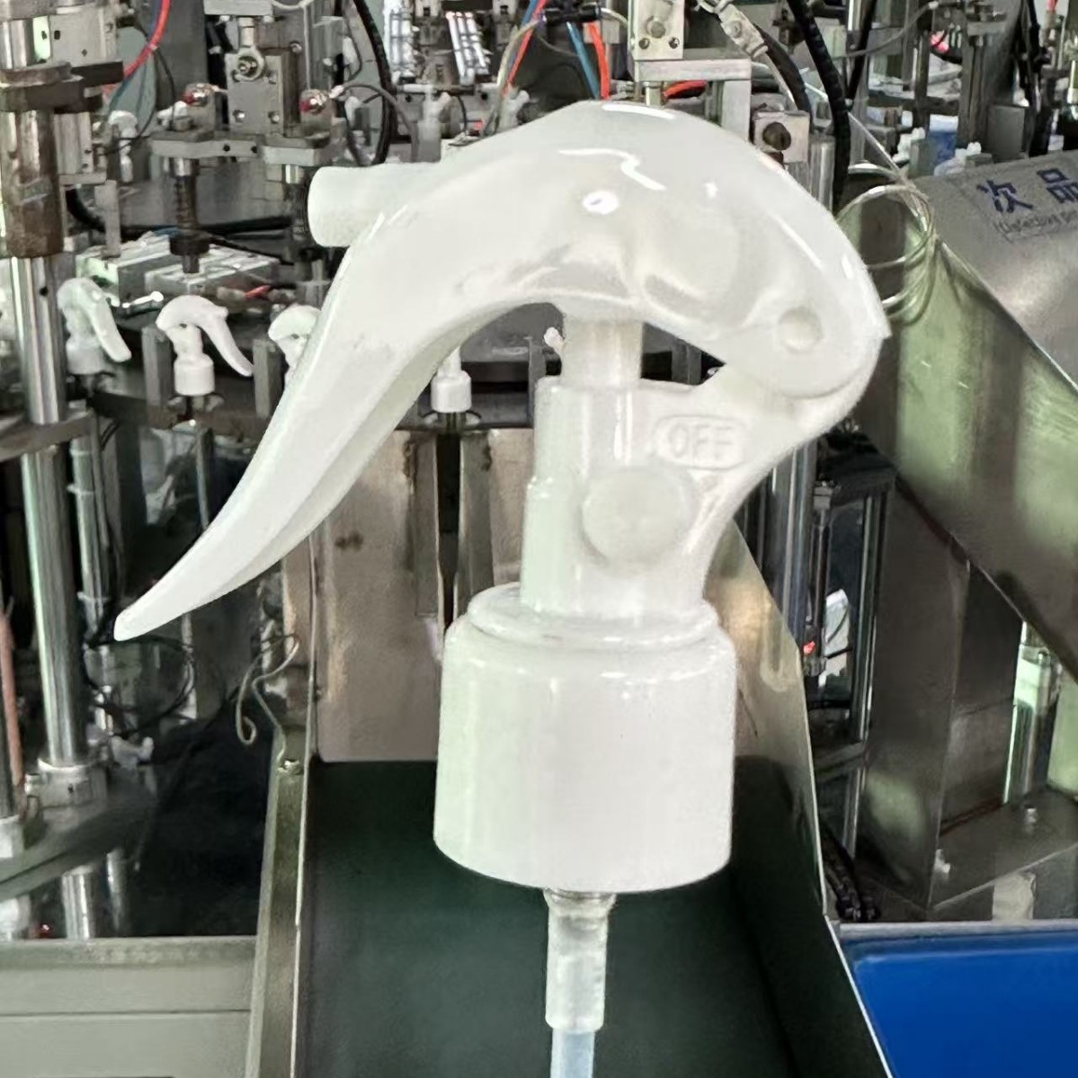 厂家迷你式按钮开关小老鼠喷枪 手扣式简易方枪 多功能喷雾器