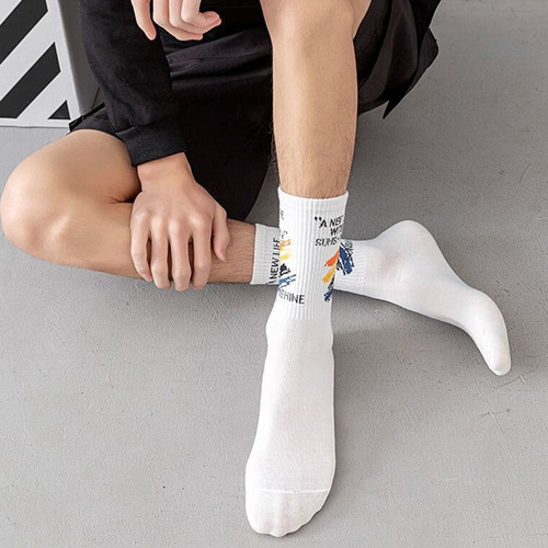 New fall/winter sports-style trendy socks—unique graffiti-inspired design, Korean-style matching look, and Instagram-worthy white 