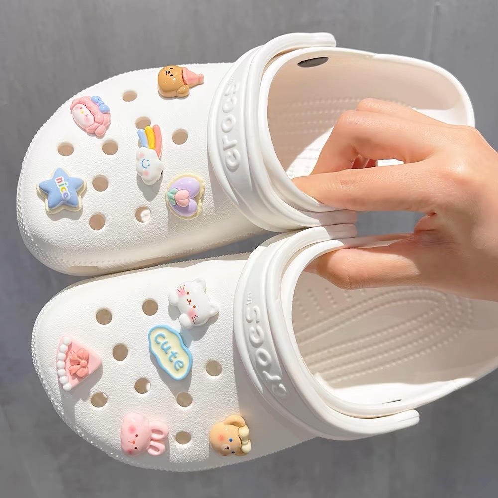 Nuevos dibujos animados arco iris oso agujero accesorios de zapatos Diy sigla estrella de cinco puntos arco iris zapatos flores accesorios botones de zapatos