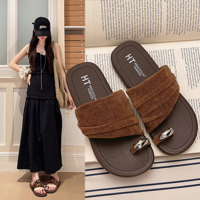 2026 Summer New Style Maillard Slip-On Slippers for Women, Soft-Soled Thick-Soled Sandals to Match with Skirts, Half-Slip Sandals