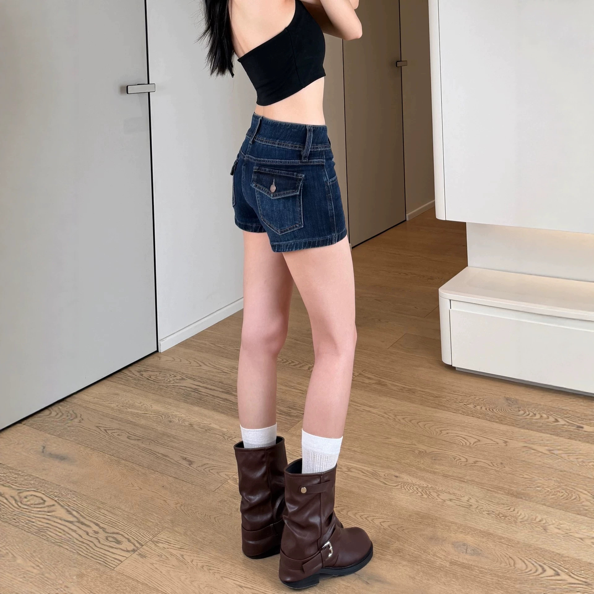 美式复古深蓝低腰丰胯牛仔短裤女2026夏季新款辣妹a字包臀热裤子