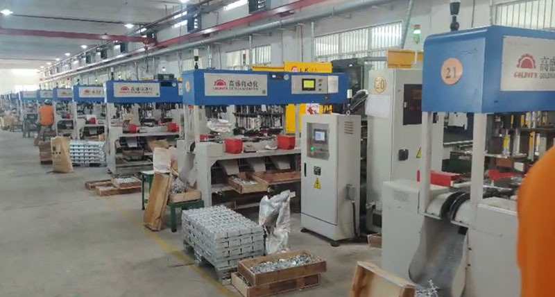 FAN 水口机+压铸机+取件机