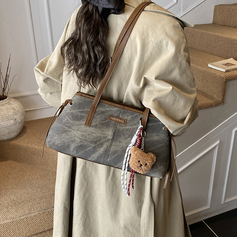 Bolso de mano de alto valor facial para mujeres 2025, invierno nuevo estilo de moda retro estilo de viaje bolso de hombro casual bolso inferior image 3
