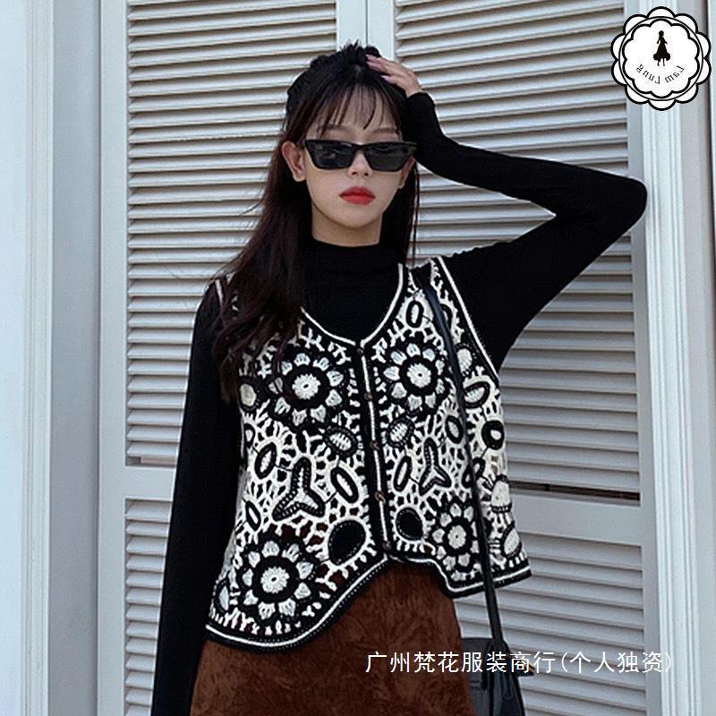 New Spring Women's Vest Coat Knitted Embroidery Hollow Crochet Cardigan Ethnic Style Vest Outer Short Fashionable New Spring Women's Vest Coat Knitted Embroidery Hollow Crochet Cardigan Ethnic Style Vest Outer Short Fashionable