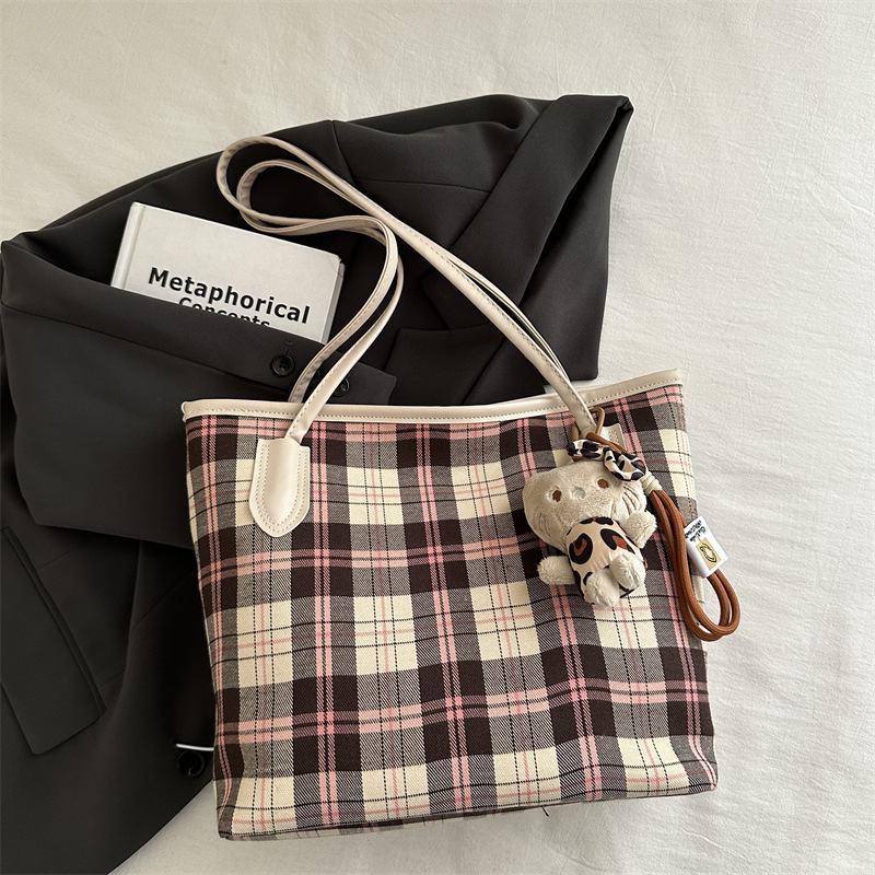 Alta sensación de gran capacidad bolso de brazo para mujeres 2024 nueva moda de invierno bolso de hombro cuadrado bolso de viaje encantador