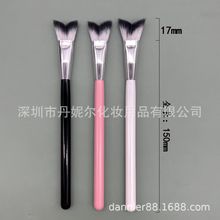 新品鼻影刷 v型刷毛鼻翼有赧然高光阴影修容单支纤维毛鱼尾化妆刷