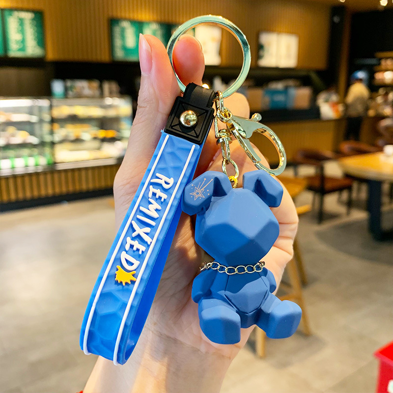 Portachiavi per auto con zaino e macchina a forma di coniglio in resina, con artiglio, ciondolo di celebrità di Internet_voghion.com