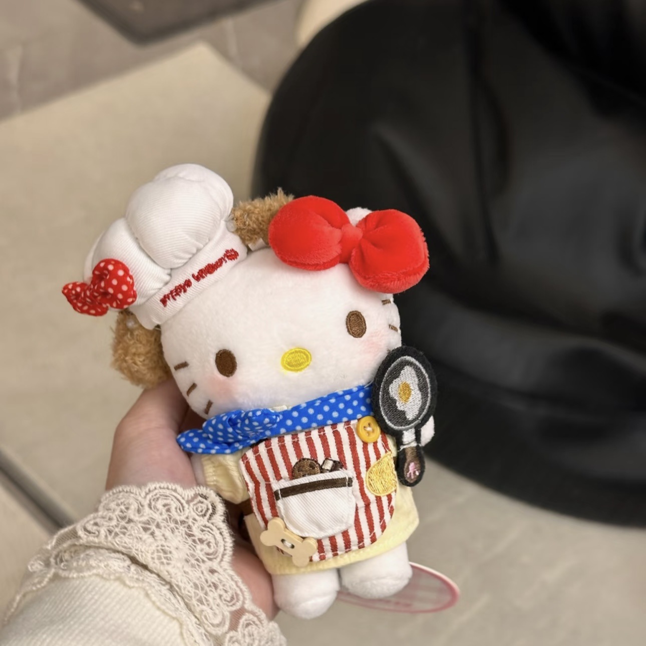 Genuino clásico KT Hello Kitty mochila bolso colgante dibujos animados lindo hellokitty llavero muñeca de felpa mujer