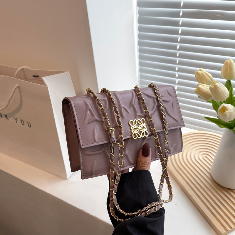 2023 verano textura pequeña bolsa cuadrada Bolsa de mensajero de hombro de cadena elegante de las mujeres de moda de este año