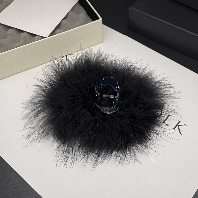 Oversized ostrich feather hairpin female back head hair clip fur hair accessories shark clip black clip hair grip headdress