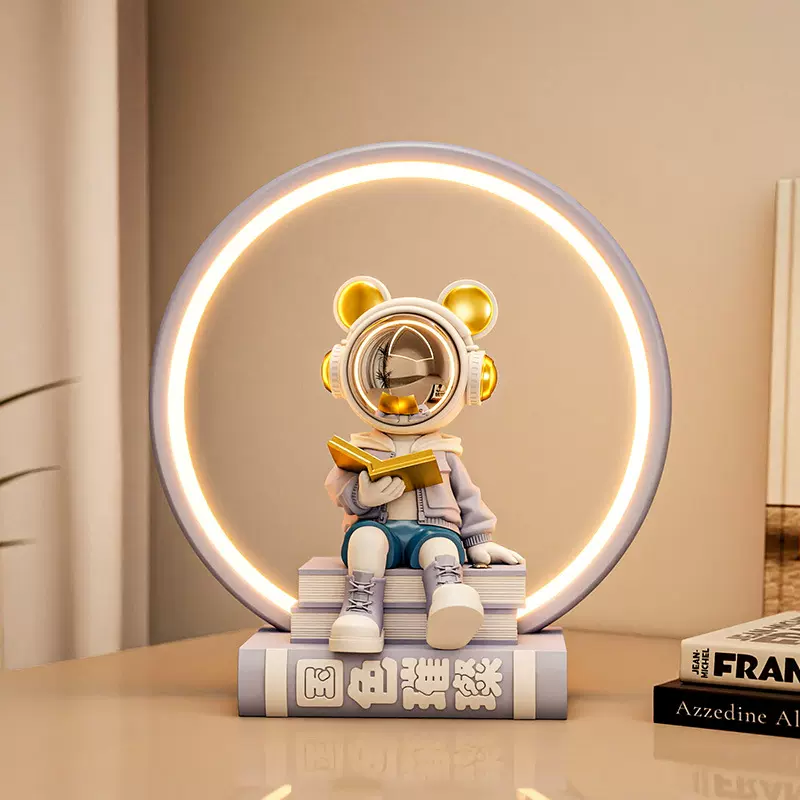 太空人宇航员看书装饰摆件小夜灯新房乔迁卧室送礼家居软装饰品