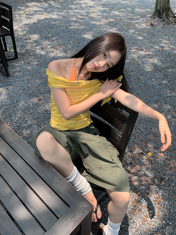 [9hour] ギャル風斜め肩ストラップストライプtシャツ女性2025夏のおしゃれな不規則な上着女性2070|undefined
