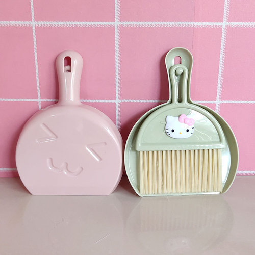 Children's desktop small broom and pan set household small broom internet celebrity mini plastic small handle soft hair combination student