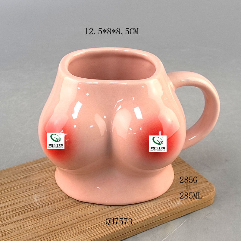 Creativo transfronterizo pequeño libro rojo estilo caliente ins pecho creativo personalidad divertida taza de café arte corporal taza de agua de cerámica