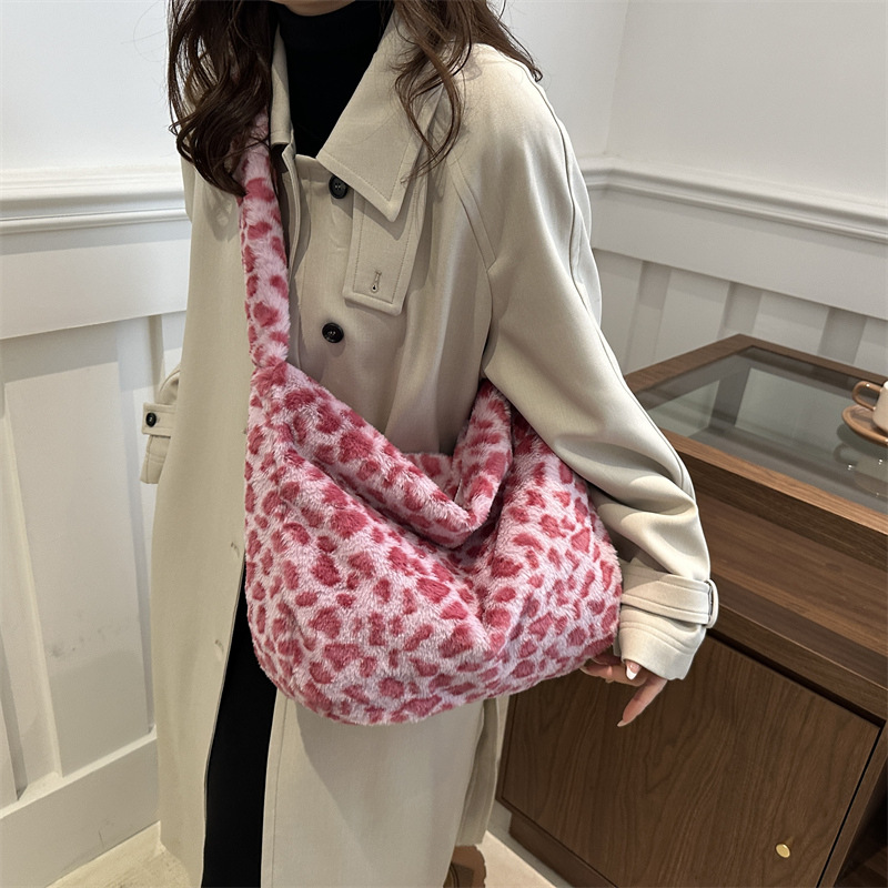Otoño y invierno nuevo estilo de lana personalidad estampado leopardo tendencia callejera 2024 ocio de gran capacidad de peluche de hombro bolso de mujer
